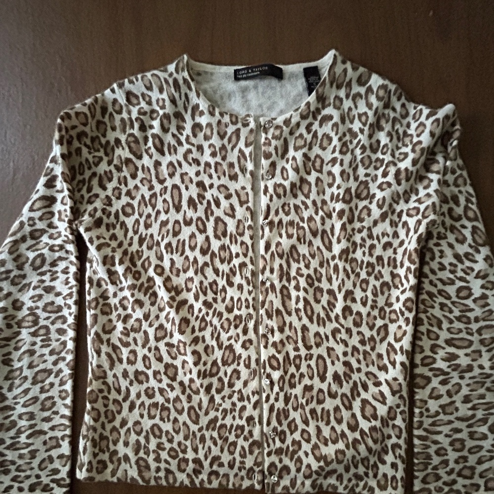 Lord and Taylor 100% Cashmere Cardigan sweater SZ S Preowned